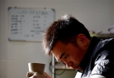 河南汝州：汝瓷車(chē)間生產(chǎn)忙