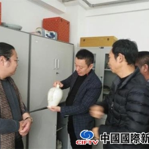 公益路上王紅旗與玉文化同行