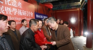 傳統(tǒng)年畫老字號齊聚恭王府 力?！胺沁z”文化根脈