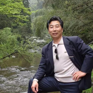 劉福興：淡煙古墨縱橫 寫出此君半面