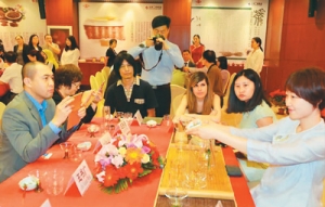 外國人在京體驗(yàn)茶文化