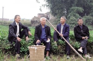 7旬老漢成非物質(zhì)文化遺產(chǎn)傳承人 表演近萬場