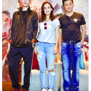 吳京《戰(zhàn)狼2》發(fā)布會接受采訪：只是恰好戳中觀眾