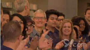 庫(kù)克：iPhone 8銷(xiāo)售火爆 剛一上市就出現(xiàn)脫銷(xiāo)