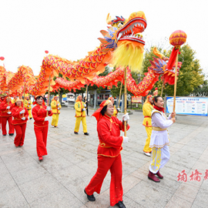 埇橋區(qū)舉辦民間社火踩街、非遺展示、民間藝術(shù)展演