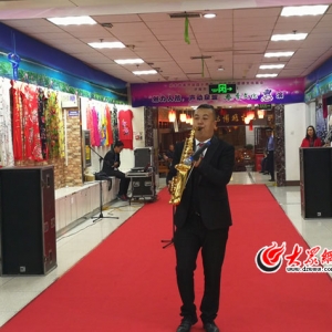 曲藝名家匯聚聲動(dòng)泉城 人防商城成歡樂(lè)海洋  　　