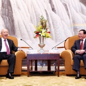始終秉持“兩岸一家親”！李強會見國民黨榮譽主席吳伯雄
