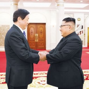 栗戰(zhàn)書會(huì)見(jiàn)金正恩轉(zhuǎn)交習(xí)近平總書記親署函