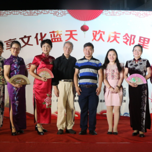 迎國慶，旗袍秀唯美出場