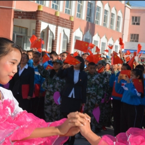 祖國在我心中——博樂市第五中學(xué)舉行“祖國在我心中：我為母親過生日”系列主題活動