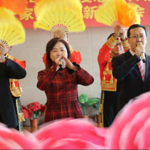 飽含激情 充滿力量——新疆維吾爾自治區(qū)標準化研究院歌伴舞《國家》為社區(qū)迎春聯(lián)歡會添光彩