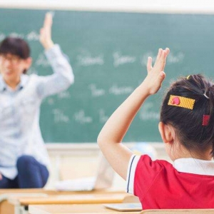 申城小學(xué)晚托延至18時，師資難題如何解