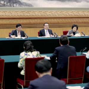 李克強(qiáng)栗戰(zhàn)書趙樂際分別參加全國人大會議一些代表團(tuán)審議