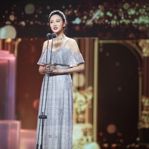 侯夢(mèng)莎獲“年度飛躍表演劇星”榮譽(yù) 攜品質(zhì)繼續(xù)前行