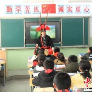 涼州“攻鼓子”非遺文化進(jìn)校園