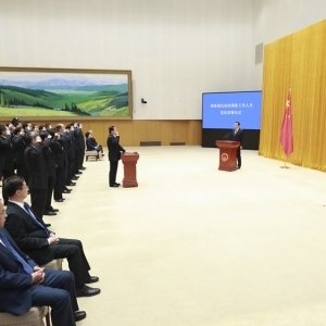 國(guó)務(wù)院舉行憲法宣誓儀式 李克強(qiáng)總理監(jiān)誓