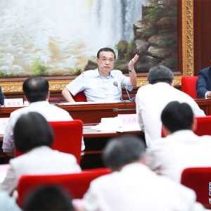 李克強(qiáng)主持召開部分省份穩(wěn)就業(yè)工作座談會(huì)強(qiáng)調(diào) 把就業(yè)優(yōu)先放在經(jīng)濟(jì)發(fā)展更加突出位置