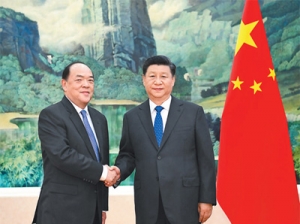 習(xí)近平會見賀一誠