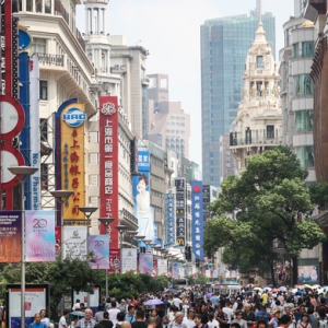 “朝十晚十”商場營業(yè)時間從這里開始推廣，南京路步行街這樣走到今天