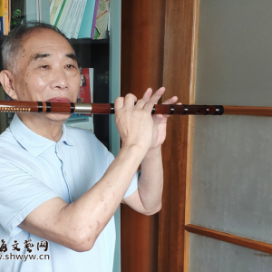 訪著名笛子演奏家許國(guó)屏：竹笛聲聲吐真情