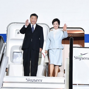 習(xí)近平抵達(dá)雅典開始對(duì)希臘共和國進(jìn)行國事訪問