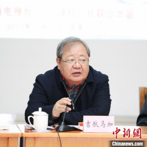 《詩·中國》致敬民族精神 業(yè)界期待詩歌更普及