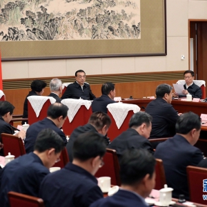 李克強主持召開研究部署“十四五”規(guī)劃編制專題會議強調(diào) 高水平編制好“十四五”規(guī)劃 推動開創(chuàng)經(jīng)濟社會發(fā)展新局面 韓正出席