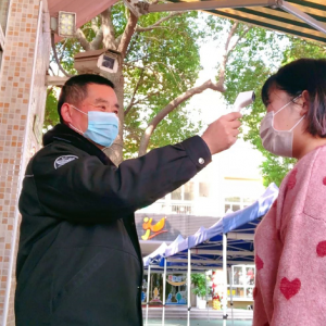 閔行教育在行動：爭做健康守護者、筑牢疫情防火墻