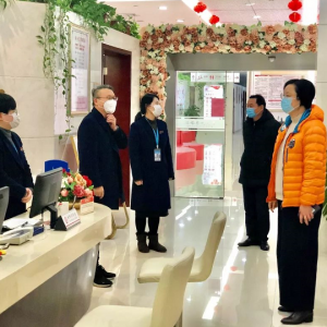 奉賢區(qū)民政局黨委書記、局長陳靜到區(qū)婚姻登記處檢查指導(dǎo)疫情防控工作