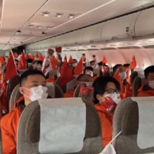 回家了！逆行英雄返滬包機(jī)抵達(dá)虹橋機(jī)場
