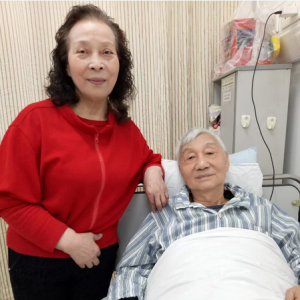 名譽(yù)副會(huì)長(zhǎng)著名畫家戴宇飛探望劉松林會(huì)長(zhǎng)