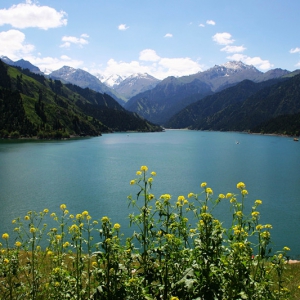 天池賦——為新疆天山天池管委會(huì)授予“榮譽(yù)山人”稱號(hào)而作