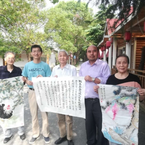 劉松林會長出席慶雙節(jié)桂花園書畫筆會
