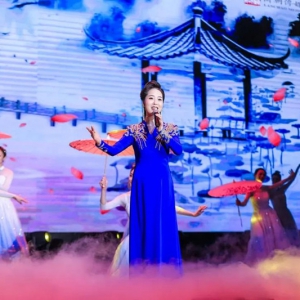 馨中有夢(mèng)·中國(guó)畫卷——李藝馨新歌發(fā)布會(huì)暨個(gè)人演唱會(huì)成功舉行