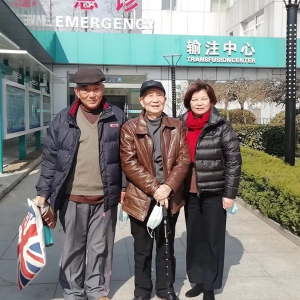 常務副秘書長徐翠華驅(qū)車赴南通探望劉松林會長拜早年