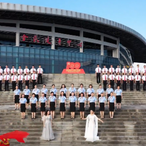 “唱支山歌給黨聽”主題快閃震撼登場， 千人放歌紅色太湖