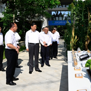 習(xí)近平在海南考察時強調(diào) 解放思想開拓創(chuàng)新團結(jié)奮斗攻堅克難 加快建設(shè)具有世界影響力的中國特色自由貿(mào)易港