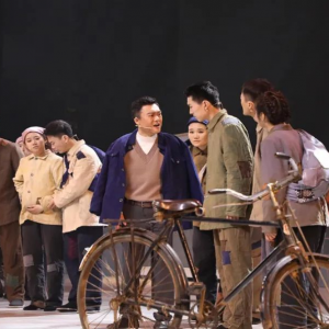 半月談丨9年9部劇，打造“舞臺思政課”