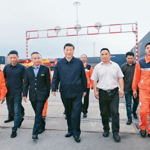 組織動員億萬職工積極投身強(qiáng)國建設(shè)、民族復(fù)興的偉大事業(yè)